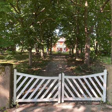 Segerstadsby Gardshotell Ab Vålberg エクステリア 写真